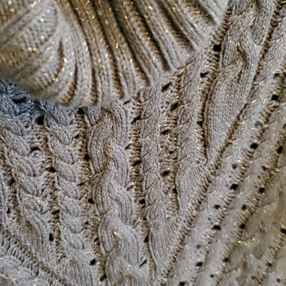 Limited Short Sleeve Sweater - XL - Picture 3 of 3